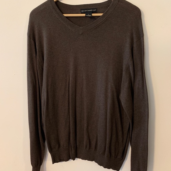 Newton Trading Co. olive thin v neck sweater L - Picture 2 of 3